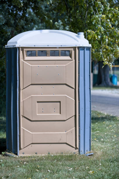 Best Portable restroom trailer rental  in Watergate, FL